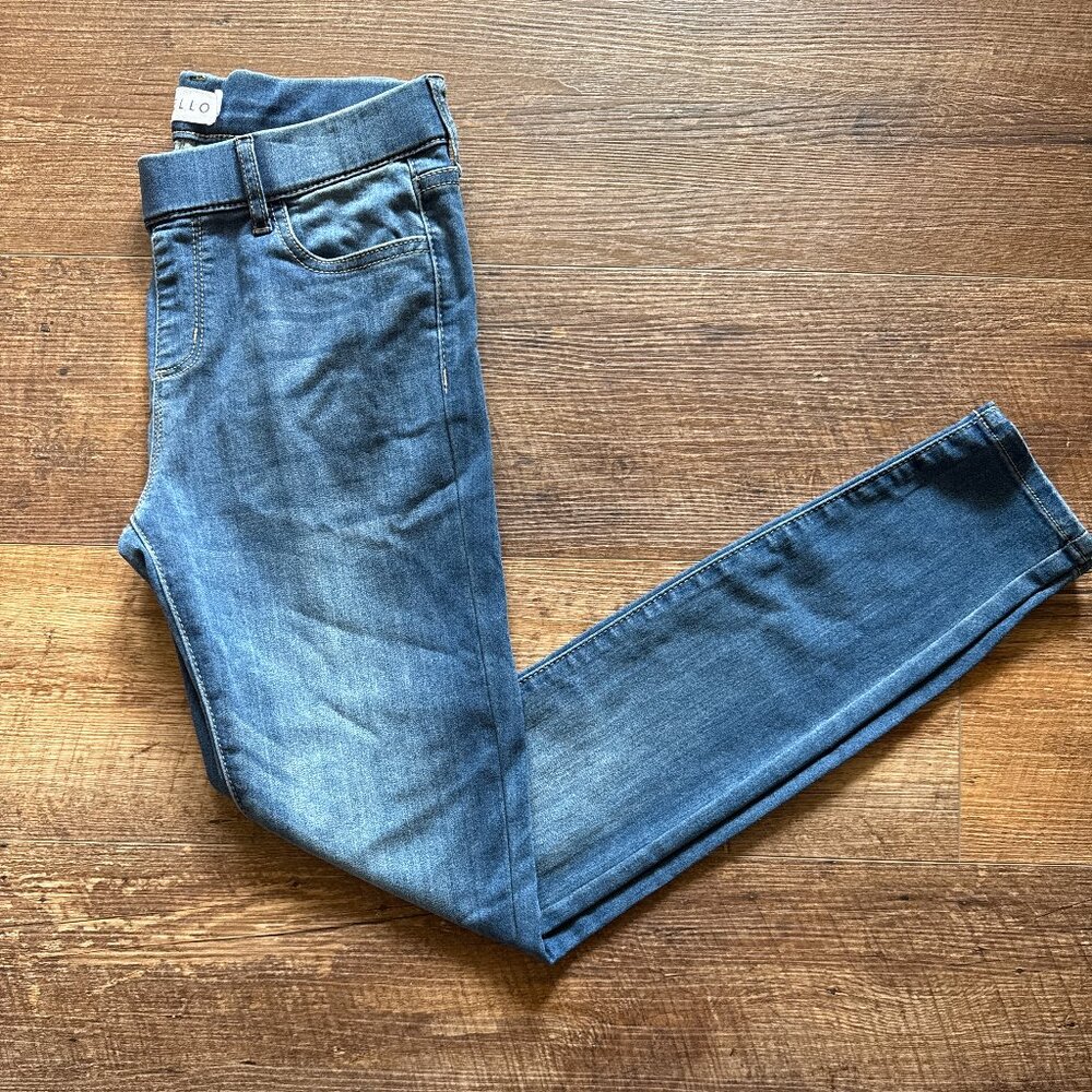 Cello Jeans Mid Rise Pull On Skinny Rolled Hem Size Small EUC